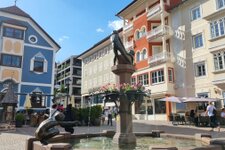 St Ulrich Groeden Dorfzentrum Brunnen